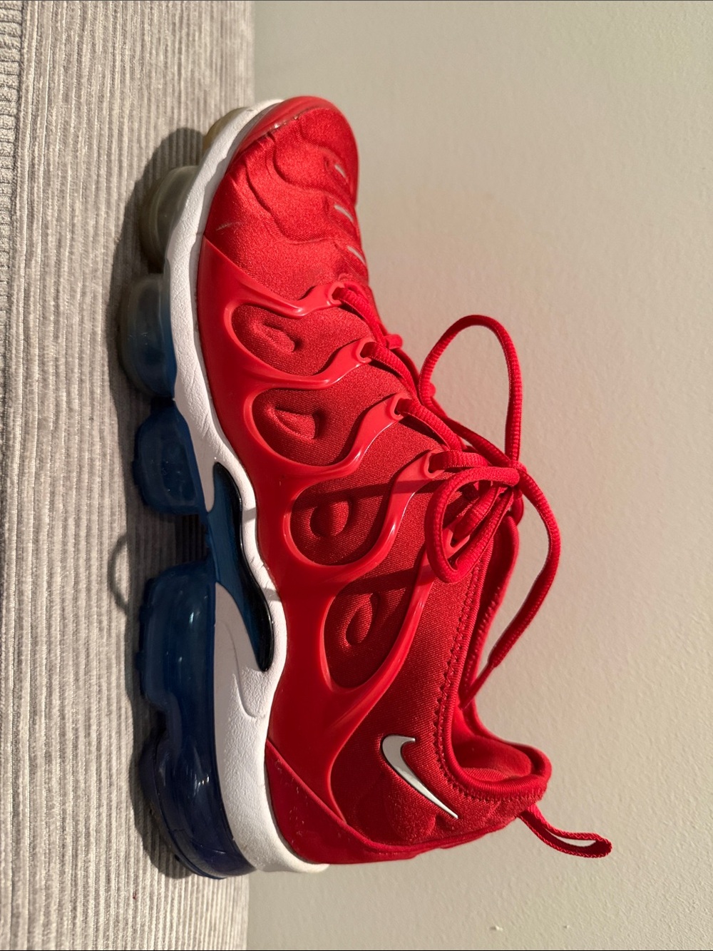 Nike Air VaporMax Plus - Red and Blue Style Running Shoe